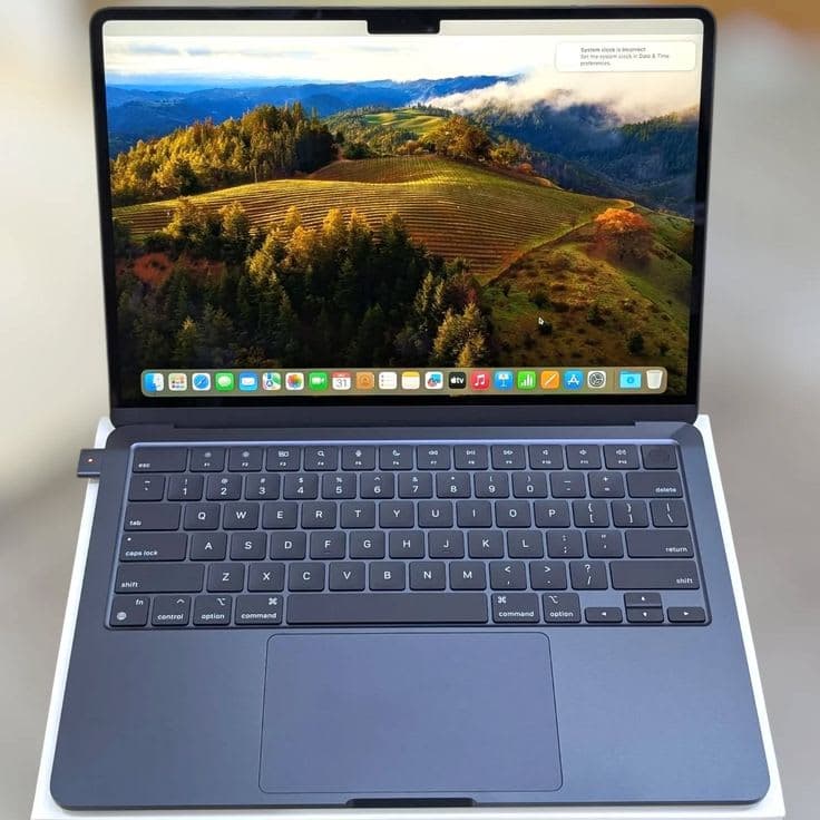 MacBook Air 13" M3 (2024) Back