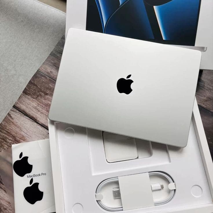 MacBook Pro 14" M2 Pro / Max (2023)